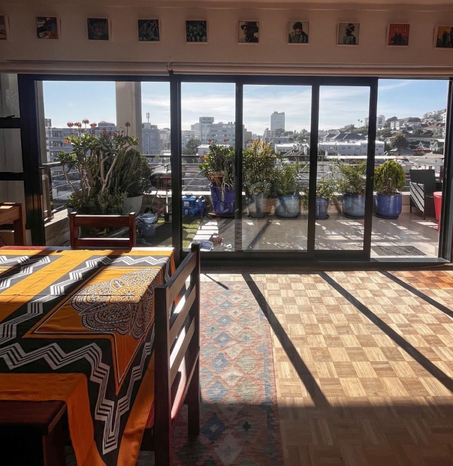 1 Bedroom Property for Sale in Sea Point Western Cape